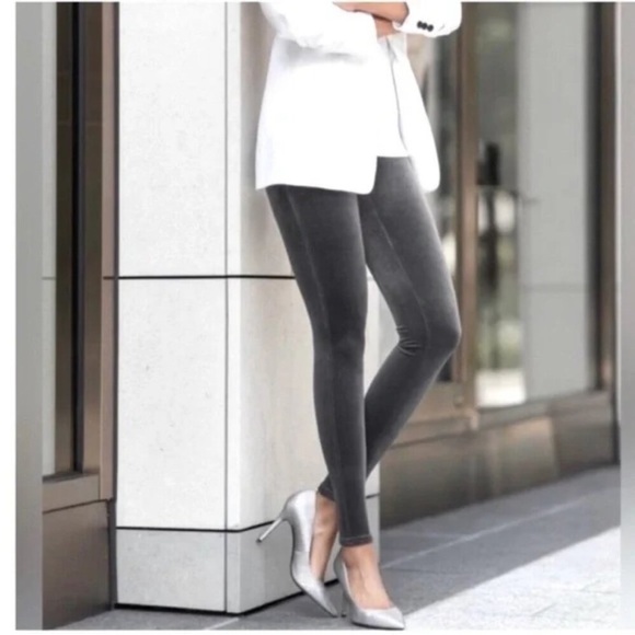 SPANX Gray Velvet luxe flatter fit Leggings sz Medium - Picture 15 of 15